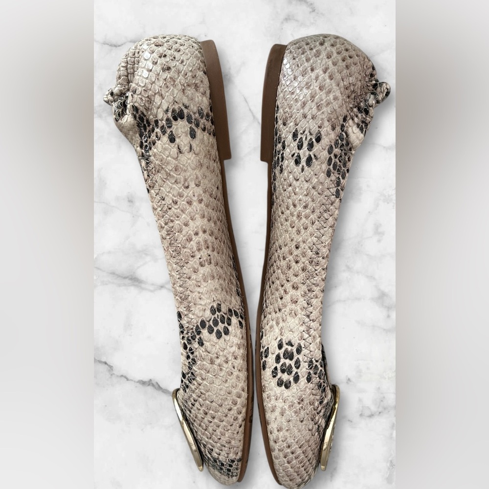 Tory Burch Reva Snakeskin Flats Ballet Beige Brown Gold Logo Size 7.5 - Picture 9 of 16